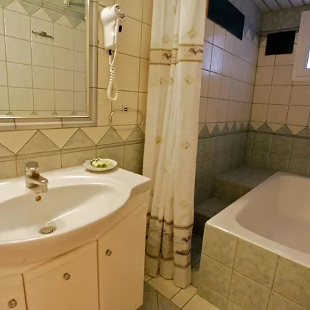 Odeon Aparthotel 3*