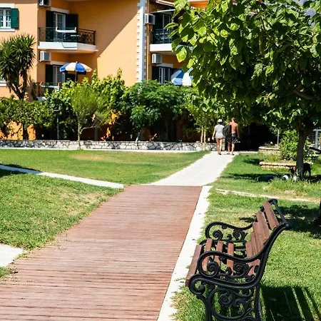 Odeon Aparthotel 3*