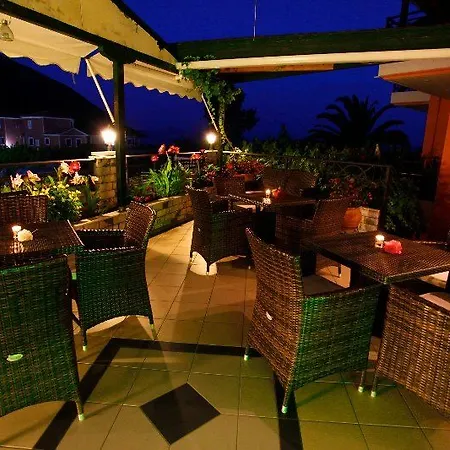 Odeon Aparthotel 3*